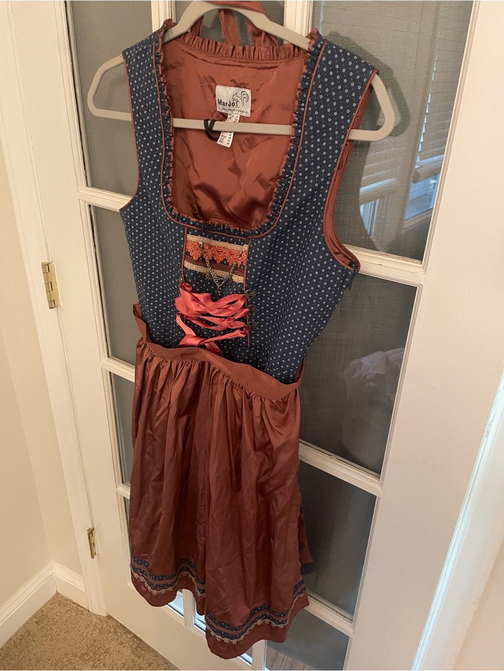 Women's Traditional Dirndl Oktoberfest ready! - Picture 4 of 6